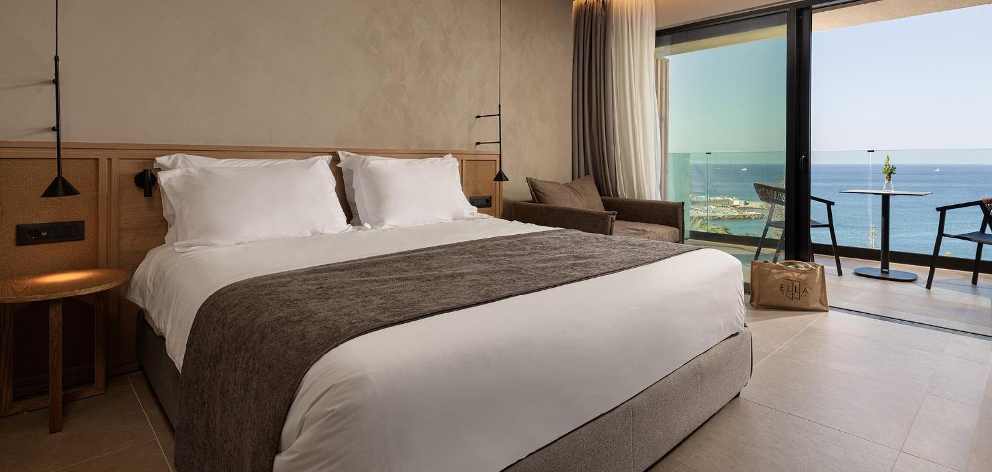 Helea Lifestyle Beach Resort Kallithéa Esterno foto A bedroom at the hotel