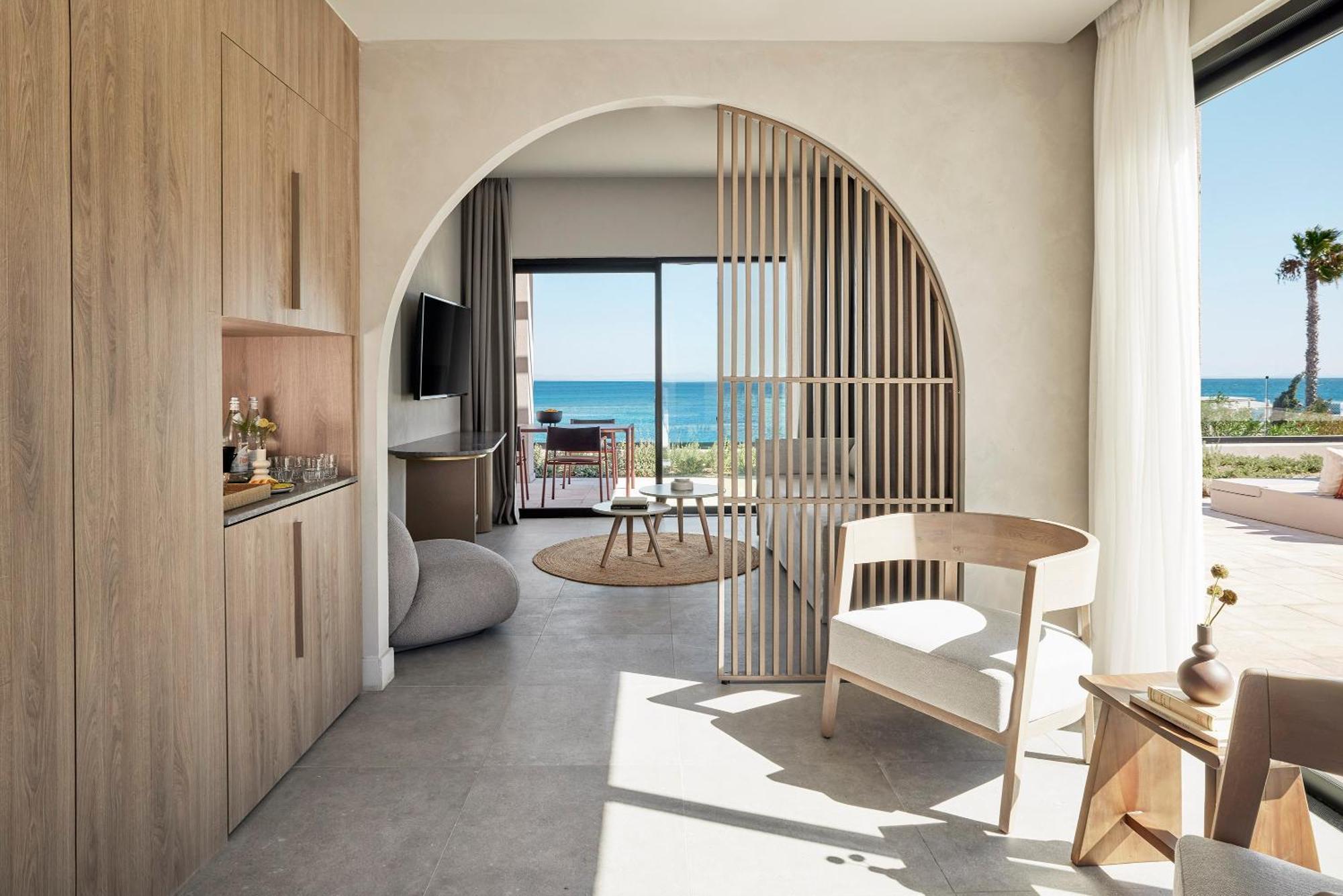 Helea Lifestyle Beach Resort Kallithéa Camera foto Interior of a suite at the hotel